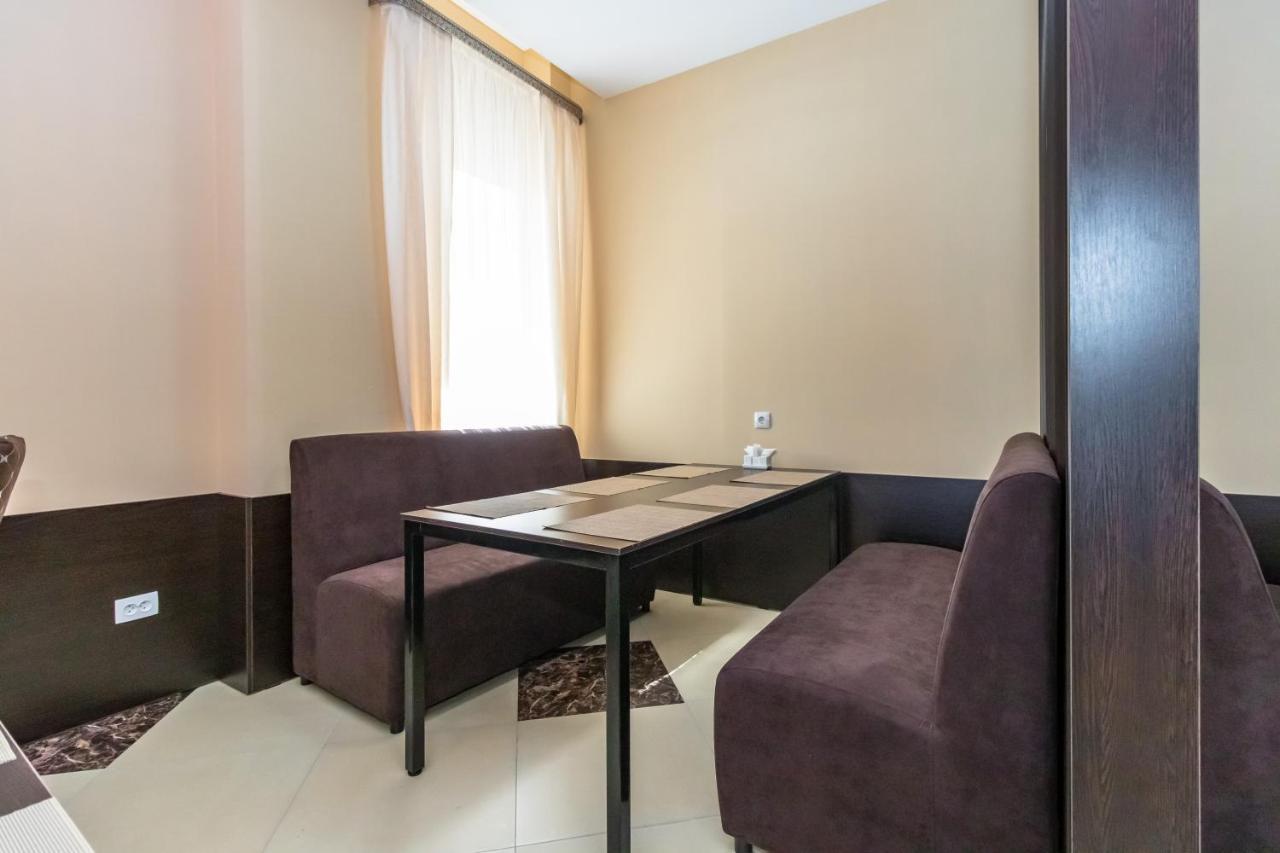 Gokai Hotel Akmola Esterno foto
